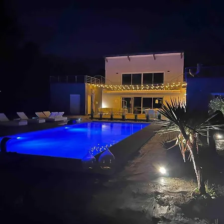 Californie Avec Piscine Pres Du Circuit Des 24h * Changé