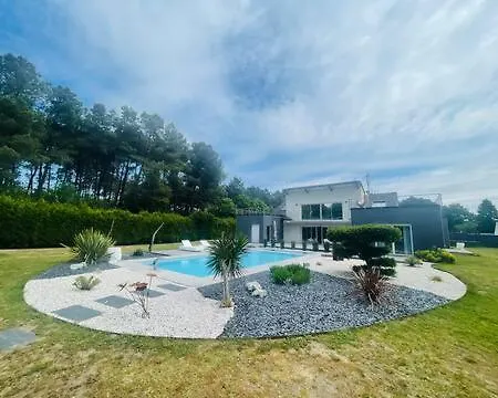 Californie Avec Piscine Pres Du Circuit Des 24h Villa Changé