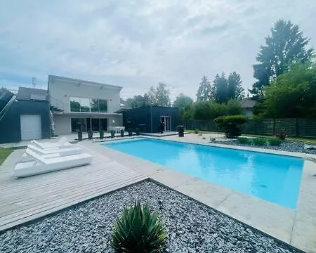 Californie Avec Piscine Pres Du Circuit Des 24h * Changé